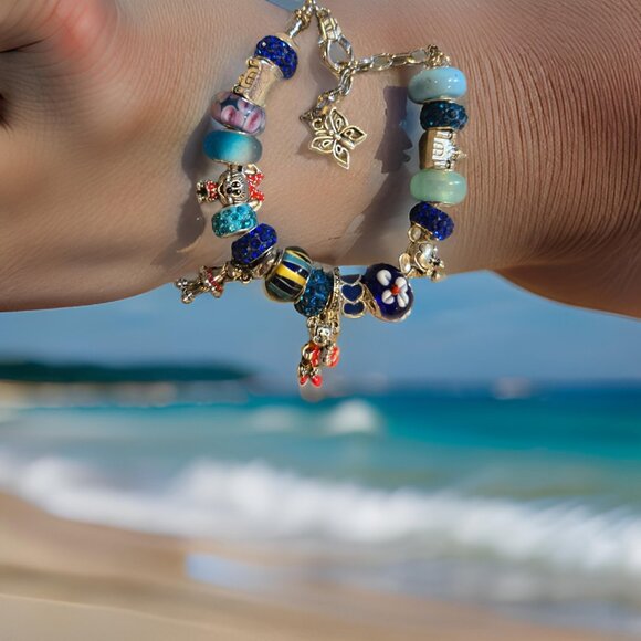 Disney Mickey/Minnie Mouse in Blue beads charm bracelet~ 7 in - Picture 1 of 2